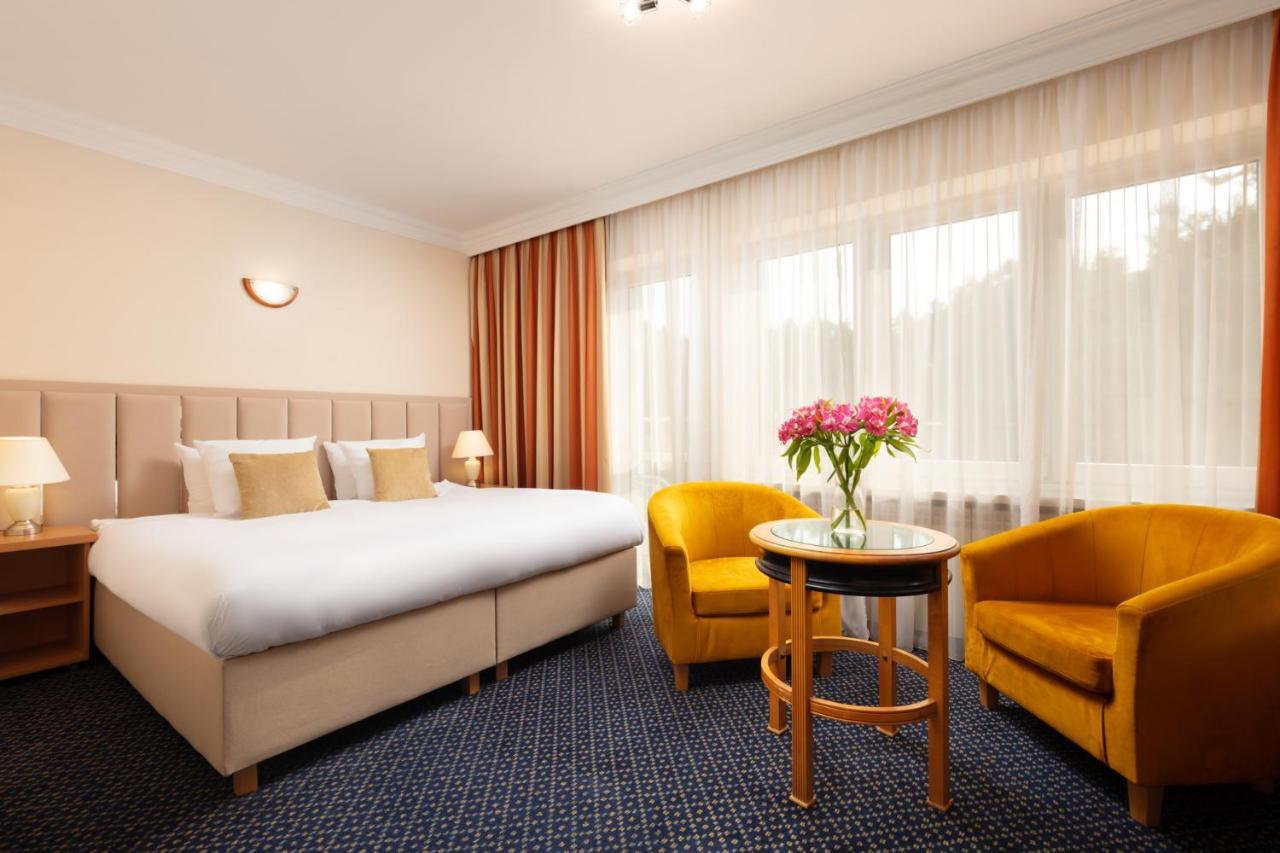 Perla Lesna Nadarzyn Bed & Breakfast Eksteriør bilde